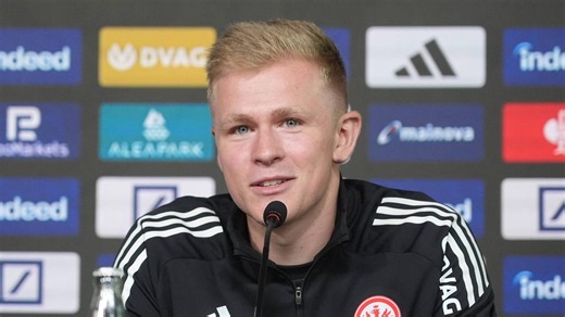 Jonathan Burkardt: Torjäger, Anführer, Phänomen
