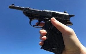 【搬运/没什么字幕可加】瓦尔特P38手枪 第一人称视角射击_哔哩哔哩_bilibili