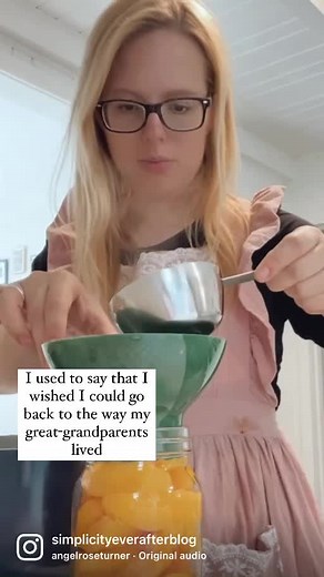 Are you ready to take this journey? 🌻 When you look at content like this on Instagram and you see people living this life you’ve been dreaming of, please know this: none of us are special. The thing that sets us apart was the courage to take that step away from the rat race, away from “the matrix”, or whatever you want to call it. . Where did we find that courage? Prayer, maybe, but also in the belief that we CAN live this life. We CAN relearn this old way of life. We CAN have food security wit