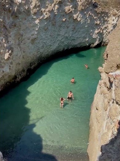 Mílos, Kikladhes, Greece