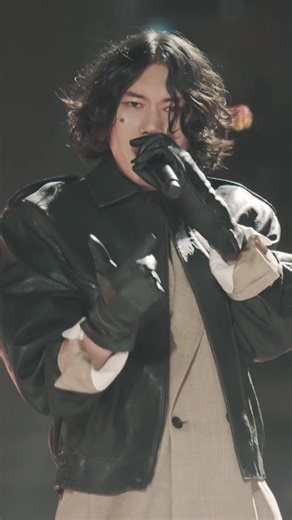 米津玄師の「IRIS OUT」: 第76回紅白歌合戦パフォーマンス