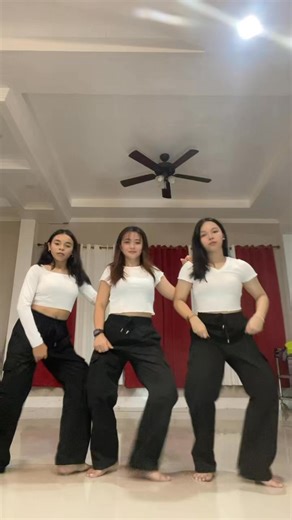 Rose Ann Lauron Lumain on Instagram: "hittin’ the beat with ggggrrr🤣🤣 LAURONSQUAD #viralreelschallenge #newcontentcreator2025 #highlighteveryone #fypviralシ #reelsvideoシfypシ゚viralシfypシ゚ @highlight Bonifel Suarez Lauron Riza Sabrina Canino Zherly Jill Lynmae Lauron"