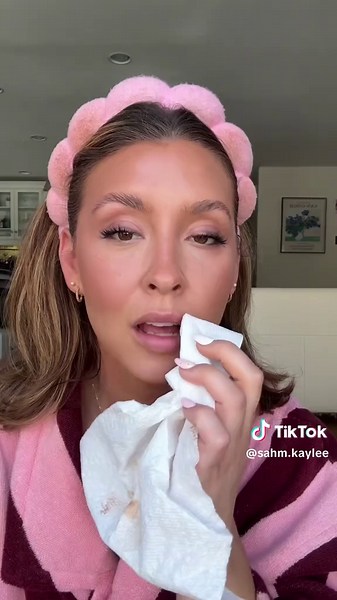 This look was 🔥 @Armani beauty foundation @Rare Beauty bronzer stick shade happy sol @Patrick Ta Beauty blush in she’s seductive @Kosas concealer 2.6 @essence cosmetics concealer @L’Oréal Paris loose setting powder translucent @Haus Labs powder bronzer Amber horizon @Diorbeauty over volume mascara @Makeup By Mario lip liner shade almond @MAC Cosmetics lipstick in fleshpot @ONE SIZE BEAUTY powder melt setting spray