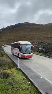 Los buses en el Ecuador en las carreteras en los terminales o en las paradas | Buses en Ecuador