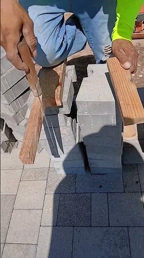 mira y aprende como hacer bordes de paver rapido #construction #phoenix #usa