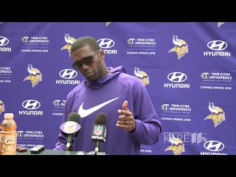 Randy Moss gets emotional talking about former coach Dennis Green