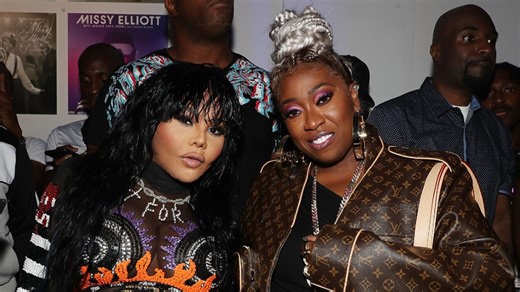 Missy Elliott Brings Out Lil Kim As Surprise Guest During Brooklyn Tour Stop - HipHopDX