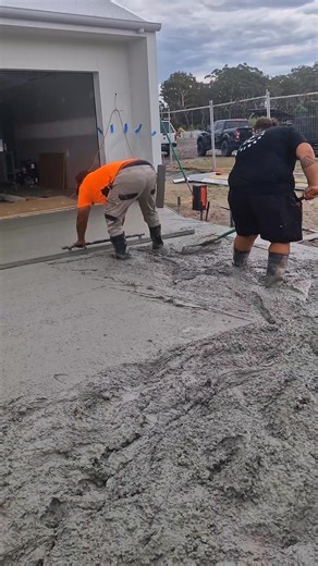 9.8K views · 59 reactions | Exposed Aggregate Driveway @bengellobuilt #ConcreteBatemansBay #ConcreteCanberra #Concrete #ConcreteLife #Driveway | Dynamic Concrete Company | Facebook
