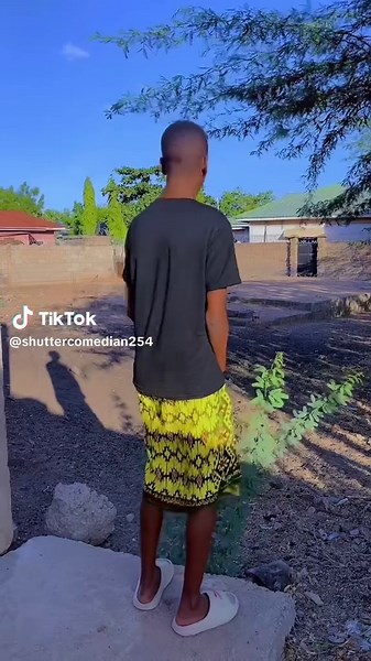 Dirgax iyo Shutter Comedian: Isku Darka Masraxyada