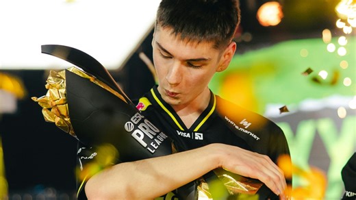 还有藏枪法的 w0nderful半决赛假装放炮 决赛直接干出1.56rating的断档级数据