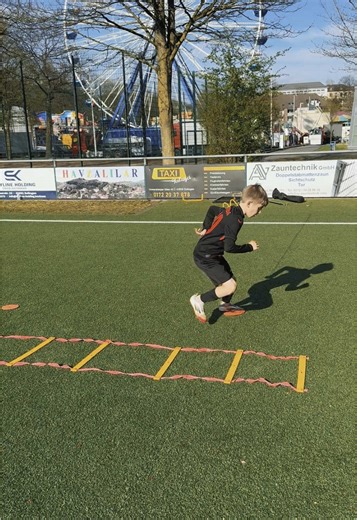 Bewegung und Spaß für Kids: Fußball und mehr!