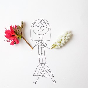 Use flowers and leaves as drawing prompts! This is such a simple idea, yet has endless potential for combining nature & the imagination. Simply place a flower or leaf on your paper, think about what it reminds you of or what you might be able to turn it into, and start drawing. When you're finished, snap a picture to save it, and start again! Note: This is a brief preview of the new art tutorial video we have up in the Kids Art Spot to inspire kids to use nature as drawing prompts. https://www.k