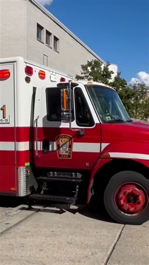 D.C fire ambulance 11 responding #fast #fire #ems #emergency #automobile #iaff
