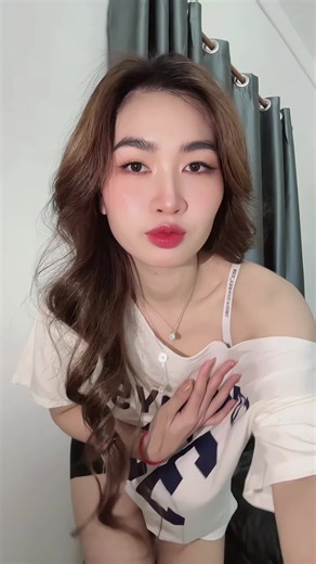 តោះចាក់ទឹកដូង#😁😁😁 #🔗🖤 #fypシ #រៀនទុករាំចូលឆ្នាំទេបងៗ😅😂