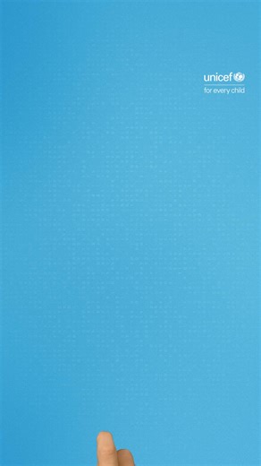 Worried about your teen’s screen time? Dr. Lisa Damour is here to help ease your mind. Discover more expert advice on helping your child strike a healthy balance with their time online. | UNICEF