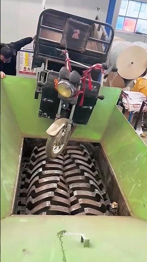 Worlds dengerous shredder machine !! 🥵