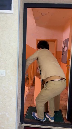 Aziza on Instagram: "Davo storsda"