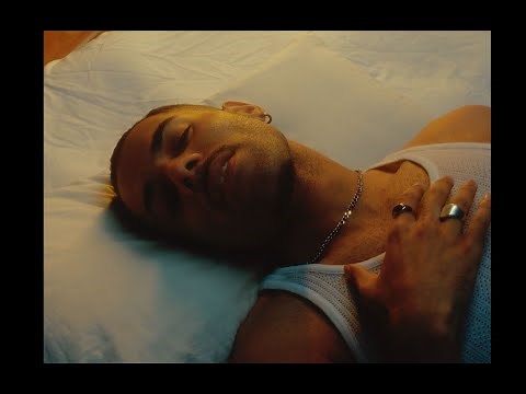 CrisB - “REMEDIO” (Lyric Video)