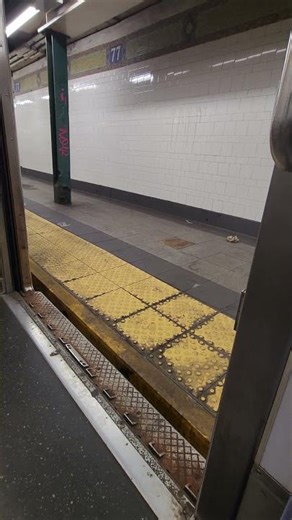 R142A 6 Train Opening And Closing Doors At 77th Street #shorts