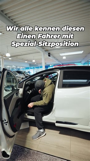 Rahenbrock Gruppe | Und wie sitzt Ihr so in eurem Auto 👀? #rahenbrock #osnabrück #rahenbrockgruppe #autohaus #familienunternehmen #elektromobilität #osna | Instagram