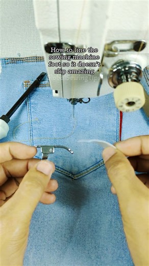 How to line the sewing machine foot so it doesn't slip amazing #SewingTipsEurope #DIYFashionEurope #EuropeanCreators | Global Sewing Tips