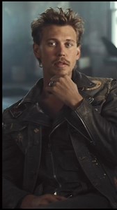 309K views · 3.6K reactions | Austin Butler was born to ride! ️⭐️The actor stars in Jeff Nichols American crime drama film @bikeridersfilm. The fictional story inspired by the 1967 photo-book depicting the lives of the Outlaws MC, a motorcycle club founded in McCook, Illinois, stars Jodie Comer, Austin Butler, Tom Hardy, Michael Shannon, and Mike Faist. #TheBikeriders in theatres Friday! #AustinButler #TheBikeridersMovie #CriticsChoice | Critics Choice Awards | Facebook