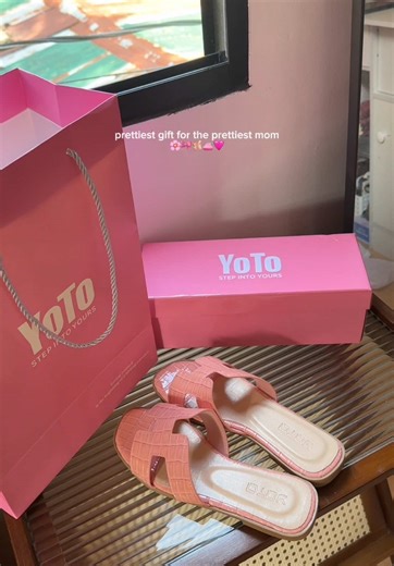 Explore Comfortable Flat Sandals for Women