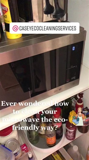 Cleaning your microwave the eco-friendly way #clean #caseyecocleaning #ecofriendly #natural #microwave #cleantok #vinegar #steam #sparkling
