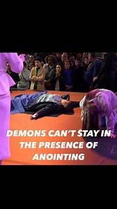 Demons can’t stay in the presence of anointing. The anointing exposes the demonic that’s hidden and what is the root behind many problems/struggles that people have. When demons get near the anointing, it is like fire coming upon them; exposing them and forcing them to leave the person. In Sydney, Australia Jesus set free so many from demonic oppression! Glory to God! Revival is Now! 🔥 . . . #revivalisnow #actschurchisback #powerofgod #revival #deliveranceministry #propheticministry #lachurch #