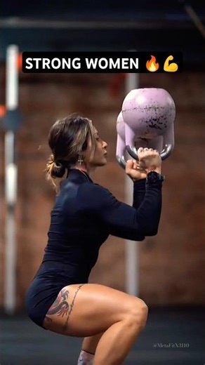 Strong Women Kettlebell Front Squat Challenge 🔥💪 | Pure Power & Glute Strength #gym #shorts