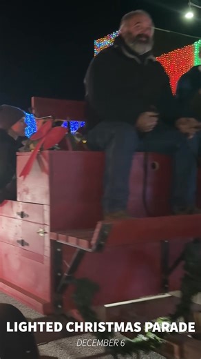 Tonight the Square came alive as Oskaloosa “Turned on the Lights” for the season. Families filled downtown for wagon rides, music, treats, and that moment when everything lit up at once. The lights will shine through January 5, and the Lighted Christmas Parade arrives on December 6. There’s plenty of time to soak it all in. Thanks to everyone who came out and helped kick off the holidays together. It felt like the start of something special. #Oskaloosa #PaintingWithLights | Oskaloosa Main Street