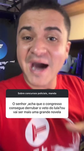 Professor para concursos PM e Guarda on Instagram: "VETO DOS 35 ANOS: DÁ PRA DERRUBAR? Um aluno me perguntou quais são, de verdade, as chances de derrubar o veto ao projeto que aumentaria a idade para 35 anos nas Polícias Militares. Gravei esse vídeo justamente pra responder com análise realista, sem promessa vazia e sem ilusão. Tem caminho? Tem. É simples? Não. Depende de quê? Do cenário político, da articulação no Congresso e do custo político dessa derrubada. Se você está acompanhando esse te