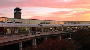 Controversial BWI concessions contract finally wins approval — but not without a fight - WTOP News