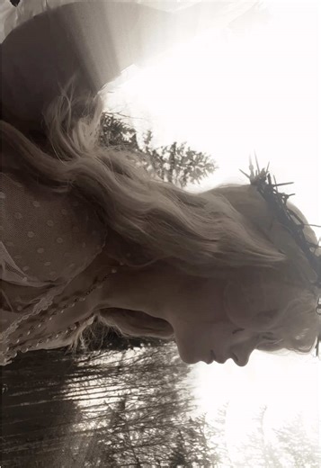 Exploring Dark Fantasy: The Aesthetic of Fallen Angels