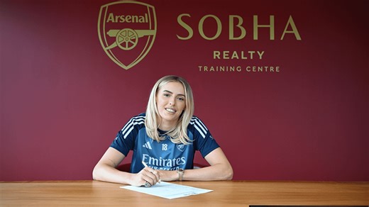 Chloe Kelly signs permanently for Arsenal