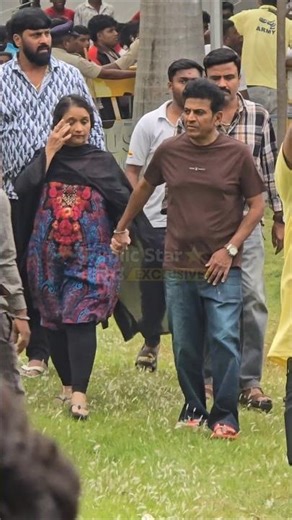 ಅಪ್ಪು ಸಮಾಧಿಗೆ ಗೀತಕ್ಕ ಕೈ ಹಿಡಿದುಕೊಂಡು ಬಂದ ಶಿವಣ್ಣ | Appu | Shivanna | Songs