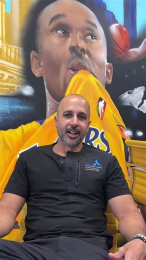 Mewing: a technique pioneered by British orthodontist, Dr. John Mew. It's all about optimal tongue posture, aiming to reshape the face and jaw over time. Just place your entire tongue on the roof of your mouth and keep it there. While I believe it can significantly aid during developmental stages, post-skeletal maturity, substantial structural changes will require surgical intervention. #oralsurgery #oralsurgeon #orthognathics #minimallyinvasive #jawsurgery #doublejawsurgery #texassurgeon #custo