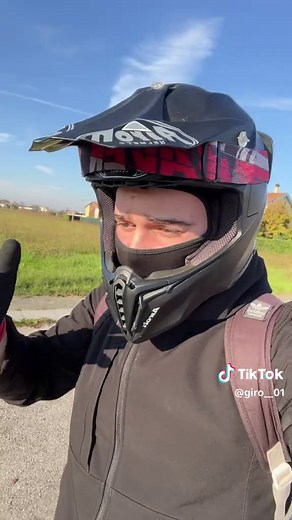 Raga tranquilli, a me piace anche se va poco 🦍 #fantic250 #fantic #fantic125 #fantic50 #moto #bikelife #supermoto #250 #motard