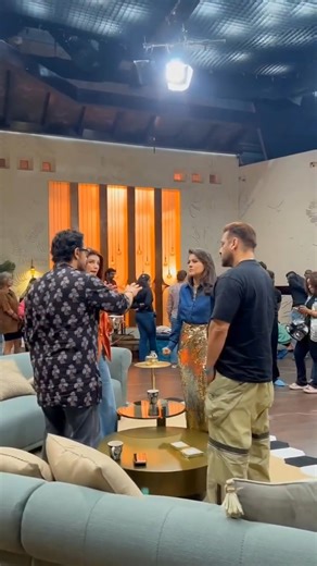 Kajol shares the BTS moments from her latest show! To much with kajol and twinkle, BTS moments, Bollywood, Salman Khan , Aamir Khan, Talk Show, Zoom TV | Zoom TV