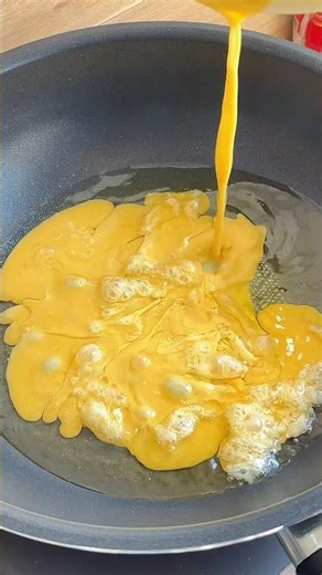 How to make a fluffy and delicious omelet? Try adding this!