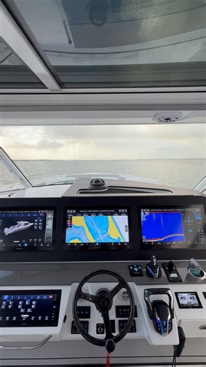 NEW Everglades 437 CX - Triple Yamaha 450 XTO