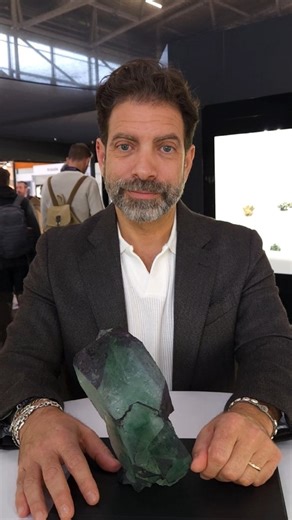 [NFS – SOLD] ID#: 26222, Fluorite We always enjoy offering collectors a look behind the scenes, and at the end of @the_munich_show Mineralientage Munich 2025 we filmed a handful of short spotlights on standout specimens. Consider this a post-show sneak peek at a few exceptional pieces that never made it into the public cases. 🔍This remarkable fluorite from the Erongo Mountains in Namibia is an exceptional example from a locality that continues to captivate collectors worldwide. Erongo fluorites