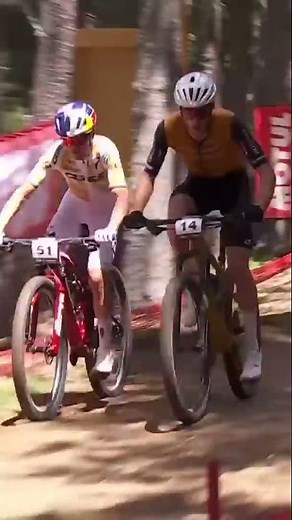 Tom Pidcock goes from 30th to 2nd within THREE laps on his first XCO race in over a year 🤯