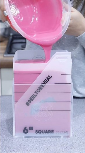 Make perfect square cakes in half the time with Frost Form! 🤩www.frostform.com