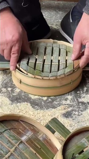 making food containers from woven bamboo