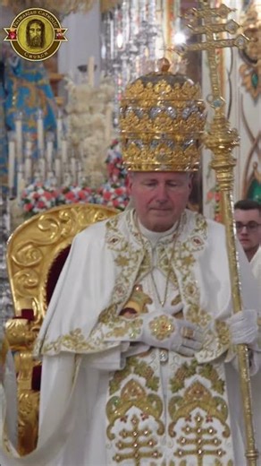 His Holiness Pope Peter III descends from the Silla Gestatoria | Solemn Pontifical | Holy Week