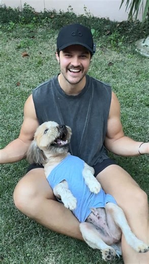 Spencer Conley on Instagram: "Back in college, I was always finding ways to make extra money just to cover my car payment. If I could’ve just watched someone’s dog instead, life would’ve been a whole lot more fun! That’s why I’m excited to share @yourgipet’s new platform, Yourgi Pro. It lets you get paid to offer pet sitting and pet daycare right from your home. Flexible, fun, and way more rewarding than flipping laptops. They’re launching in Dallas, Fort Worth, and Denver this November and if y