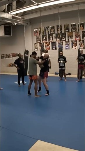 Using Muay Khao Clinch pummel with escape drill for Muay Thai #MuayKhao #muaythaiclinch