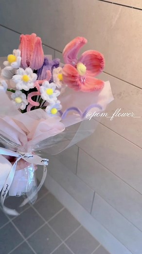 ポピー・🌷・🌼と春っぽいブーケを作りました ᵕᴗᵕ . . . #mallflower #flower #handmade #diy #bouquet #handmadeflower #handmadeflowers #flowergift #interior #モール #モールフラワー #モールアート #フェイクフラワー #フラワーアレンジ #フラワーギフト #フラワー #お花 #花束 #ブーケ #インテリア #ハンドメイド#枯れないお花 #ブーケ #春 #ポピー #チューリップ #マーガレット #韓国 #おすすめ #おすすめにのりたい #フォローお願いします