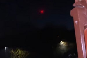 'UFO' shining light above London stuns residents - until the next morning